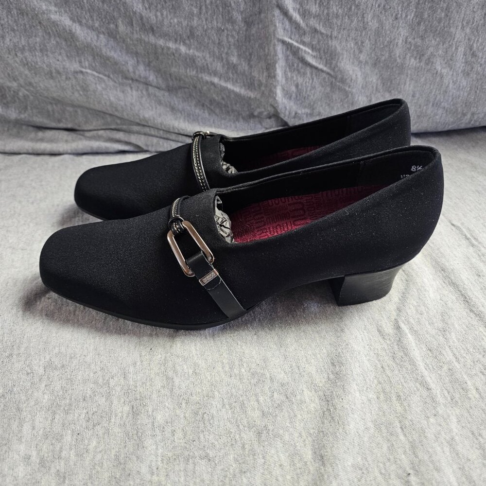 Shoes - Picture 2 of 3